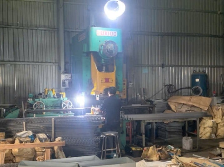 Stamping machines 5.jpg